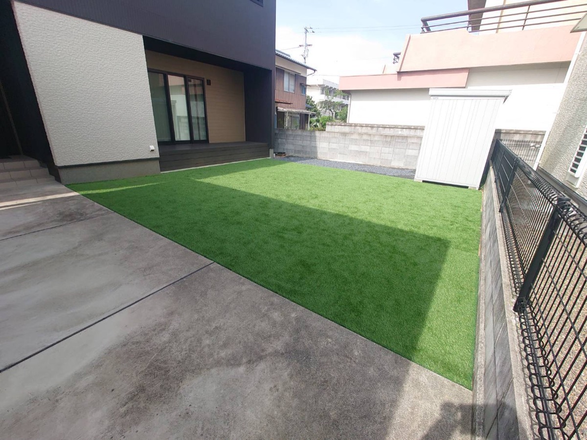 人工芝張り